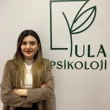 Kl. Psk. Özlem Bektaşoğlu — Psikoloji, İstanbul. Portre fotoğrafı.