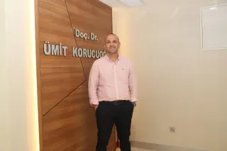 Prof. Dr. Ümit Korucuoğlu profilinde yer alan galeri fotoğrafı.