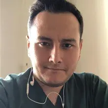 Uzm. Dr. Numan Kavaz — İç Hastalıkları, Gaziosmanpaşa, İstanbul. Portre fotoğrafı.