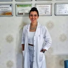 Dyt. Burcu Tuğba Kara — Diyetisyen, Antalya. Portre fotoğrafı.