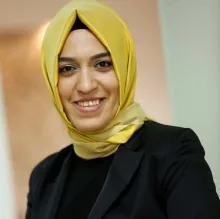 Psk. Melike Büşra Yıldız — İzmir. Portre fotoğrafı.