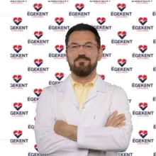 Uzm. Dr. Fatih Çam — Kardiyoloji, Denizli. Portre fotoğrafı.