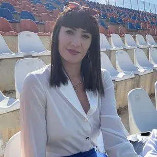 Uzm. Dr. Seda Şahin — Çocuk Hematolojisi, Çankaya, Ankara. Portre fotoğrafı.