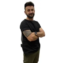Op. Dr. Ahmet Alperen Koç — Göz Hastalıkları, İstanbul. Portre fotoğrafı.