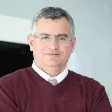 Prof. Dr. Cemil Yıldız — Ortopedi Ve Travmatoloji, Ankara. Portre fotoğrafı.