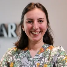 Dr. Dt. Elif Merve Ahlat — İzmir. Portre fotoğrafı.
