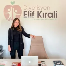 Dyt. Elif Kırali — Diyetisyen, İstanbul. Portre fotoğrafı.