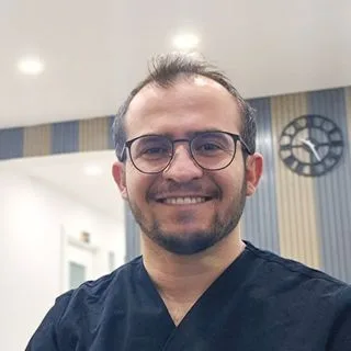 Dt. Ahmet Ağolday — Diş Hekimi, Şanlıurfa. Portre fotoğrafı.