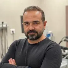 Doç. Dr. Bilal Sizer — Kulak Burun Boğaz, Diyarbakır. Portre fotoğrafı.