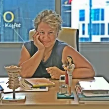 Uzm. Dr. Ebru Önöz — İstanbul. Portre fotoğrafı.