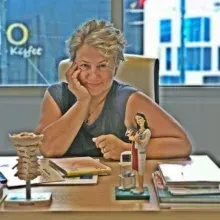 Uzm. Dr. Ebru Önöz — İstanbul. Portre fotoğrafı.