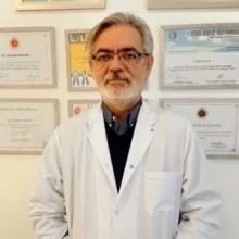 Op. Dr. İbrahim Kavak — Genel Cerrahi, İstanbul. Portre fotoğrafı.