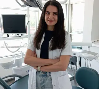 Dt. Merve Yöney profilinde yer alan galeri fotoğrafı.