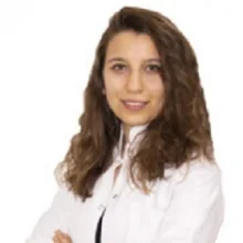 Dyt. İpek Güngör — Diyetisyen. Portre fotoğrafı.