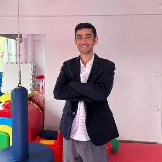 Erg. Özkan Kayan — Ergoterapi. Portre fotoğrafı.