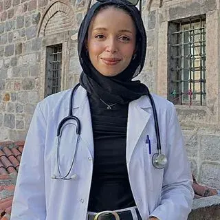Psk. Emine Cemiloğlu — Psikoloji, Ankara. Portre fotoğrafı.