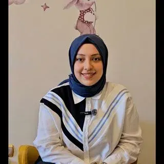 Dkt. Zehra Çengel — Dil ve Konuşma Terapisi, Gaziantep. Portre fotoğrafı.