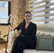 Psk. Nazlı Aşık — Psikoloji, Trabzon. Portre fotoğrafı.