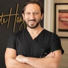 Dr. Dt. Mete Hanzade — İstanbul. Portre fotoğrafı.