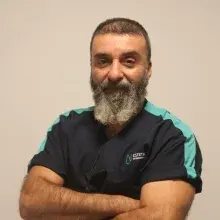 Op. Dr. Murat Kaan Sözer — Plastik Rekonstrüktif Ve Estetik Cerrahi, Nilüfer, Bursa. Portre fotoğrafı.