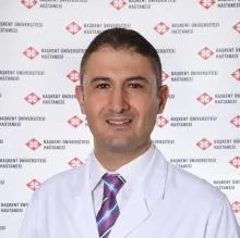 Dr. Yusuf Tamer — Adana. Portre fotoğrafı.