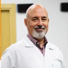 Op. Dr. Nami Torunoğlu — Göz Hastalıkları, Karşıyaka, İzmir. Portre fotoğrafı.