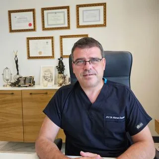 Prof. Dr. Kemal Özerkan — Kadın Hastalıkları Ve Doğum, Nilüfer, Bursa. Portre fotoğrafı.