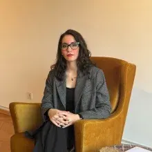 Psk. Başak Turan — Psikoloji. Portre fotoğrafı.