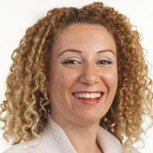 Uzm. Dr. Kübra Batum — Nöroloji, Pendik, İstanbul. Portre fotoğrafı.