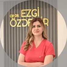 Op. Dr. Ezgi Aydın — Kadın Hastalıkları Ve Doğum, Aydın. Portre fotoğrafı.