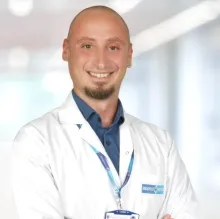 Op. Dr. Adil Güçal Güçlü — Üroloji, Muratpaşa, Antalya. Portre fotoğrafı.