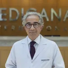Doç. Dr. Sabri Tekin — Genel Cerrahi, Beylikdüzü, İstanbul. Portre fotoğrafı.