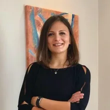 Dr. Öğr. Üyesi Gizem Köse — Diyetisyen, İstanbul. Portre fotoğrafı.