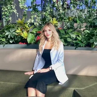 Dkt. Duygu Filik — Dil ve Konuşma Terapisi, Balıkesir. Portre fotoğrafı.