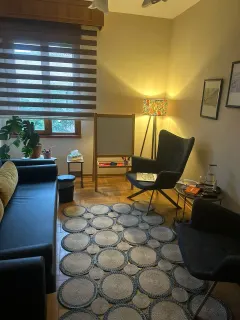Fevziye Balcıoğlu profilinde yer alan galeri fotoğrafı.