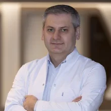Doç. Dr. Erdal Dilekçi — Fiziksel Tıp Ve Rehabilitasyon, Ataşehir, İstanbul. Portre fotoğrafı.