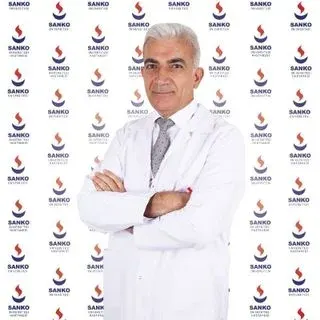 Uzm. Dr. Ahmet Köse — Çocuk Kardiyolojisi, Şehitkamil, Gaziantep. Portre fotoğrafı.