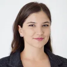 Psk. Asena Arı — Psikoloji. Portre fotoğrafı.