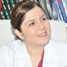 Prof. Dr. Betül Gözel — Plastik Rekonstrüktif Ve Estetik Cerrahi, Balıkesir. Portre fotoğrafı.