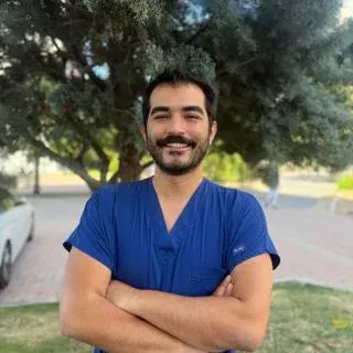 Dt. Kaan Sarıca — Diş Hekimi, Kayseri. Portre fotoğrafı.