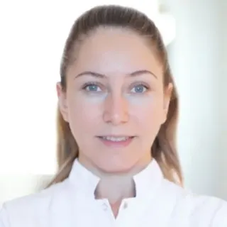 Dt. Aylin Karadeniz profilinde yer alan galeri fotoğrafı.