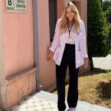 Psk. Büşra Gözübüyük — Psikoloji, İstanbul. Portre fotoğrafı.