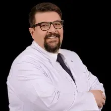 Uzm. Dr. Mehmet Soner Sarmaşık — Çocuk Sağlığı Ve Hastalıkları, Nilüfer, Bursa. Portre fotoğrafı.