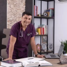Op. Dr. Namık Yılmaz — Genel Cerrahi, Antalya. Portre fotoğrafı.