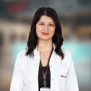 Uzm. Dr. Khalida Rustamlı — Psikiyatri, Küçükçekmece, İstanbul. Portre fotoğrafı.
