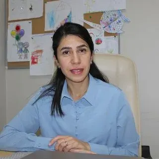 Uzm. Dkt. Tuba Ayhan Atlas — Dil ve Konuşma Terapisi, Bursa. Portre fotoğrafı.