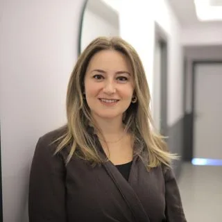 Uzm. Psk. Elif Ulutaş — Psikoloji, Bursa. Portre fotoğrafı.