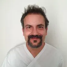 Dr. Dt. Onur Oral — Muğla. Portre fotoğrafı.