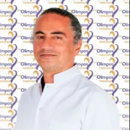 Uzm. Dr. Nevzat Gültekin — Göz Hastalıkları, Konyaaltı, Antalya. Portre fotoğrafı.