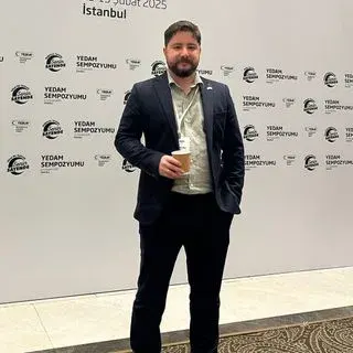 Psk. Kadir Emre Bakıcı — Psikoloji, Uşak. Portre fotoğrafı.